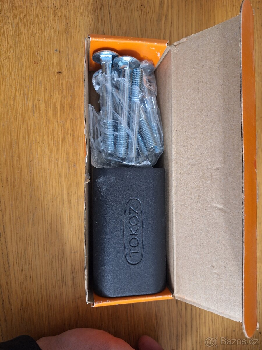 Závora pro dvoukřídlá vrata - 2