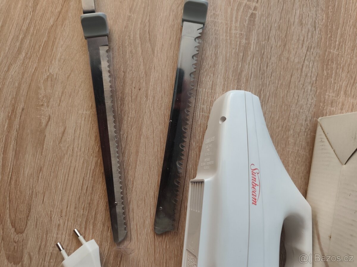 Elektrická pilka na pečivo či zeleninu - 2