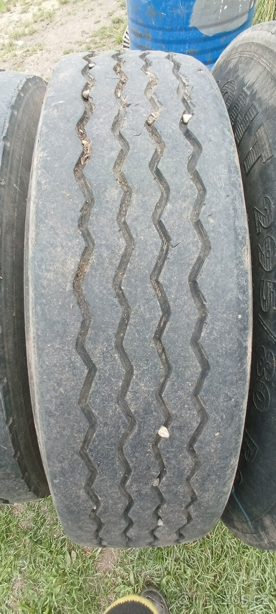 pneu 12r 22,5 a 295/80 r 22,5 - 2