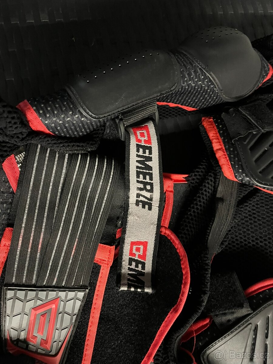 Helmy +chránič Emerze - 2