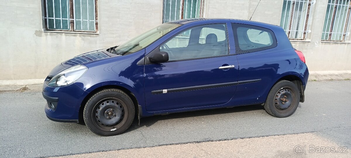 Renault clio 1.2 benzín - 2