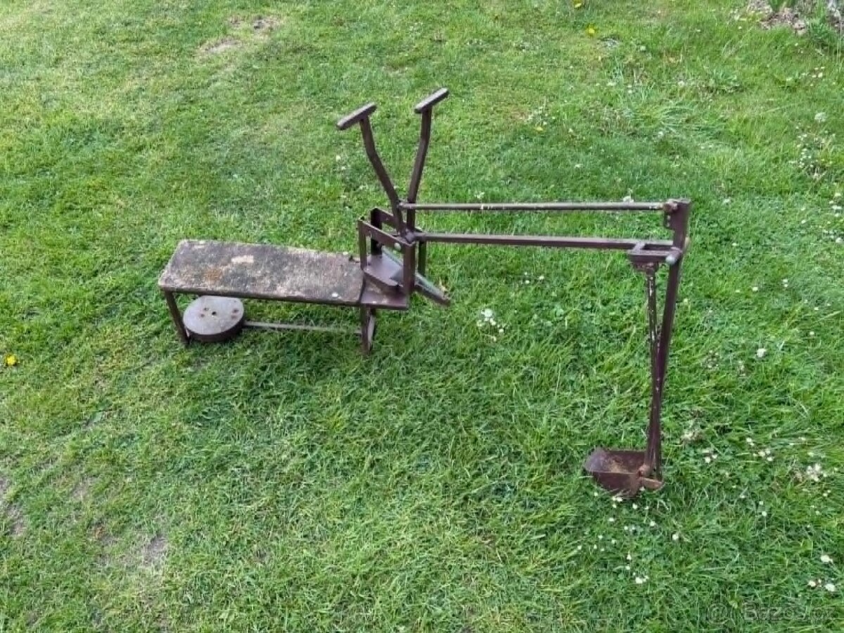 Kovový bagr na pískoviště - 2