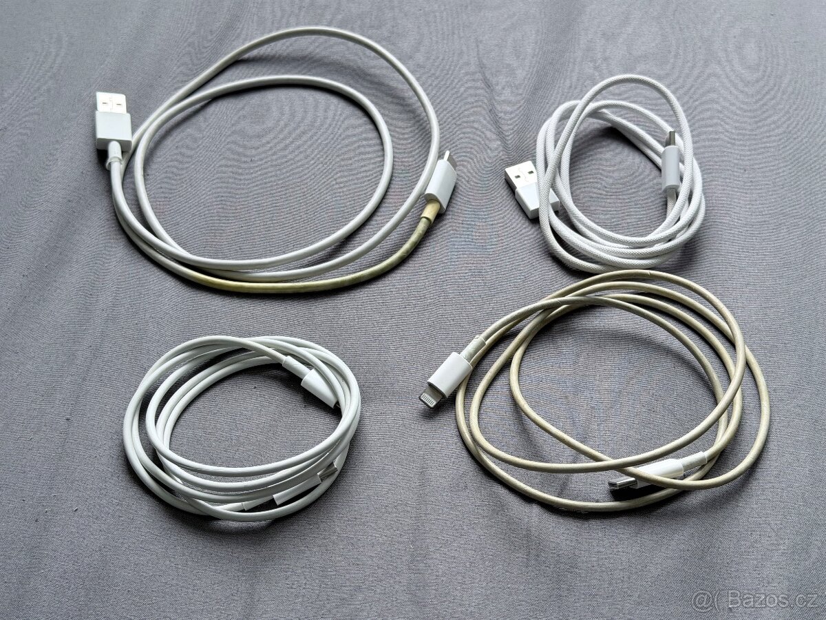 Kabely a řemínky pro Apple Watch - 2