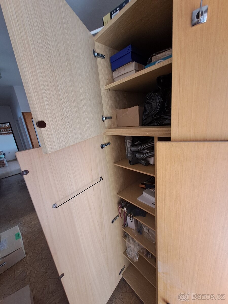 Starsi skrine za odvoz - 2