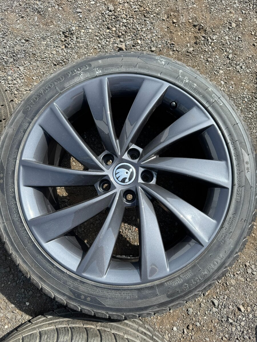 Alu kola Škoda Superb Pegasus 235/45/18 zimní M+S - 2