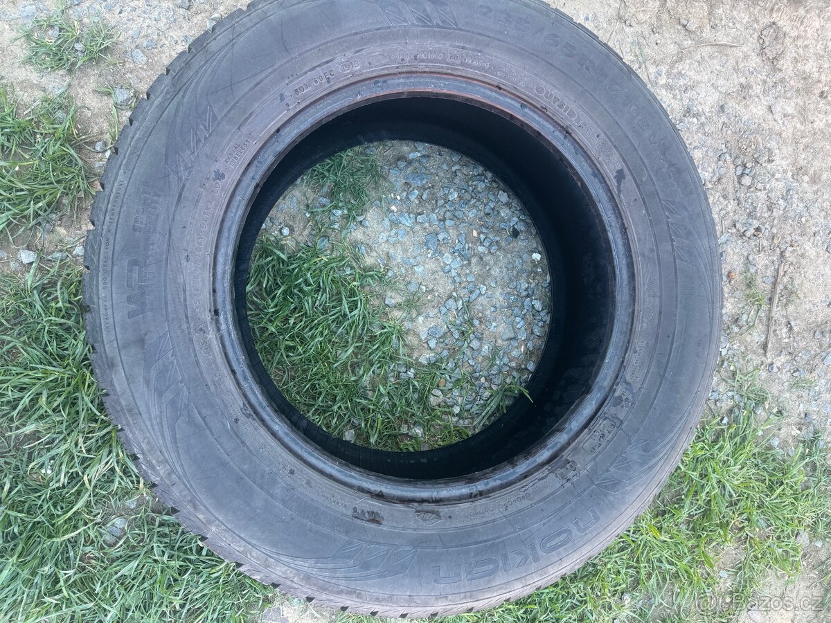 Zimní pneu Nokian 235/65 R17 - 2