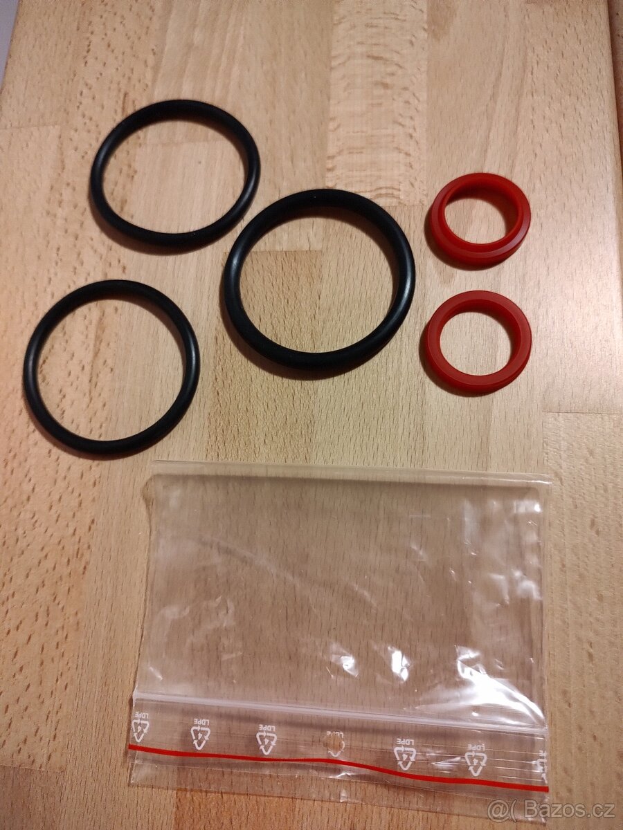 Štípač dříví 8 tun – sada těsnění - 2