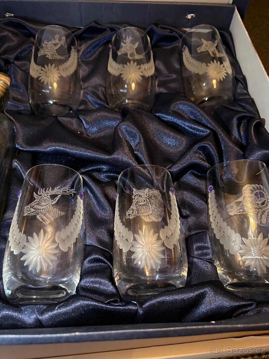 Dárková sada sklenic a láhve s broušeným motivem divoké zvěř - 2