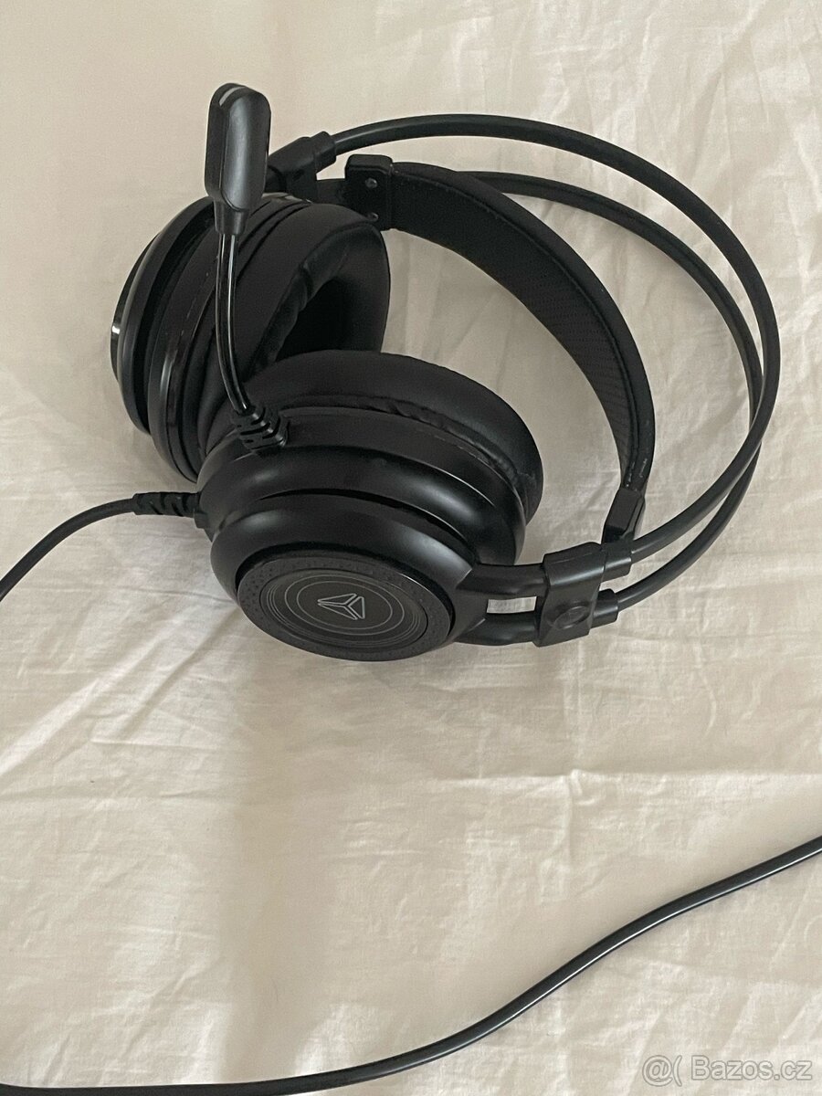 Sluchátka Yenkee YHP303 a myš Logitech G102 Lightsync - 2