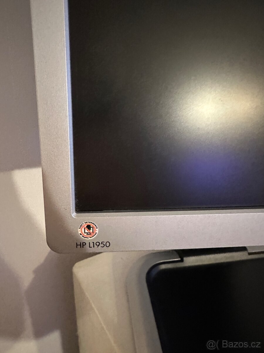 LCD monitor 19" HP - 2