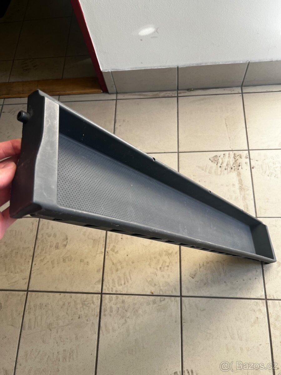 ČERNÁ ODKLÁDACÍ SCHRÁNKA - Octavia II Combi - 2