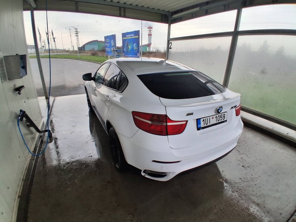 BMW X6 50I - 2