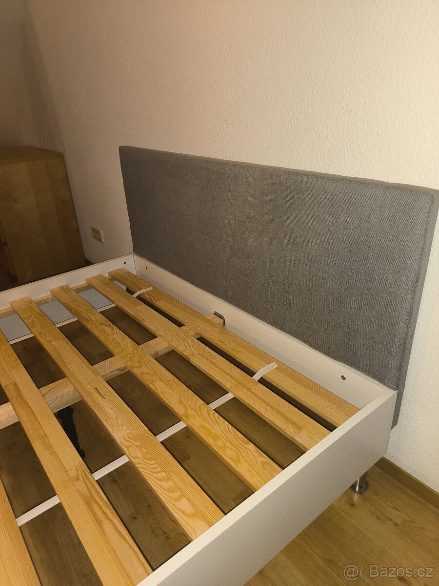 Více druhů postelí - 2