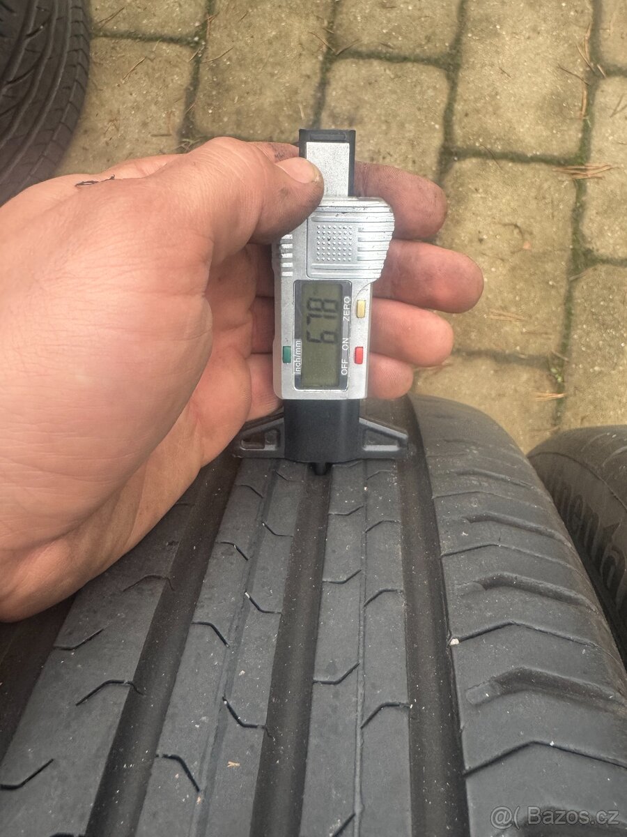 Dvě letní pneu 215/45/17 Continental - 2