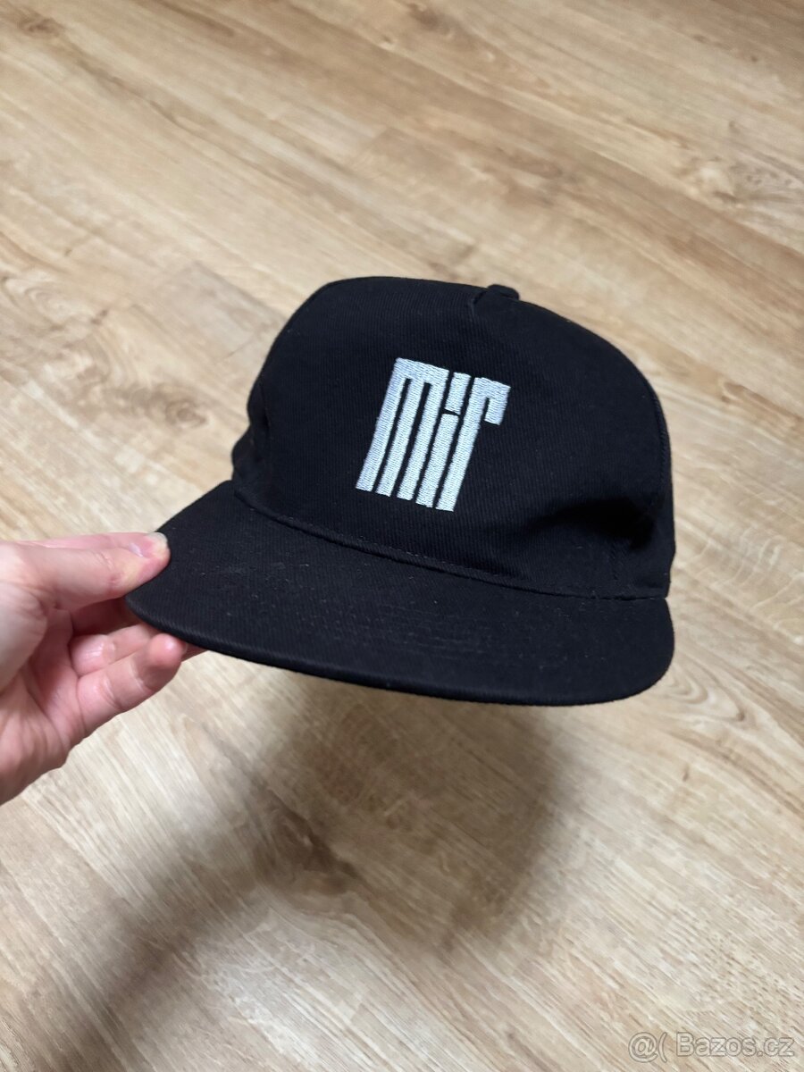 Černá snapback kšiltovka (divadla) Mír - 2