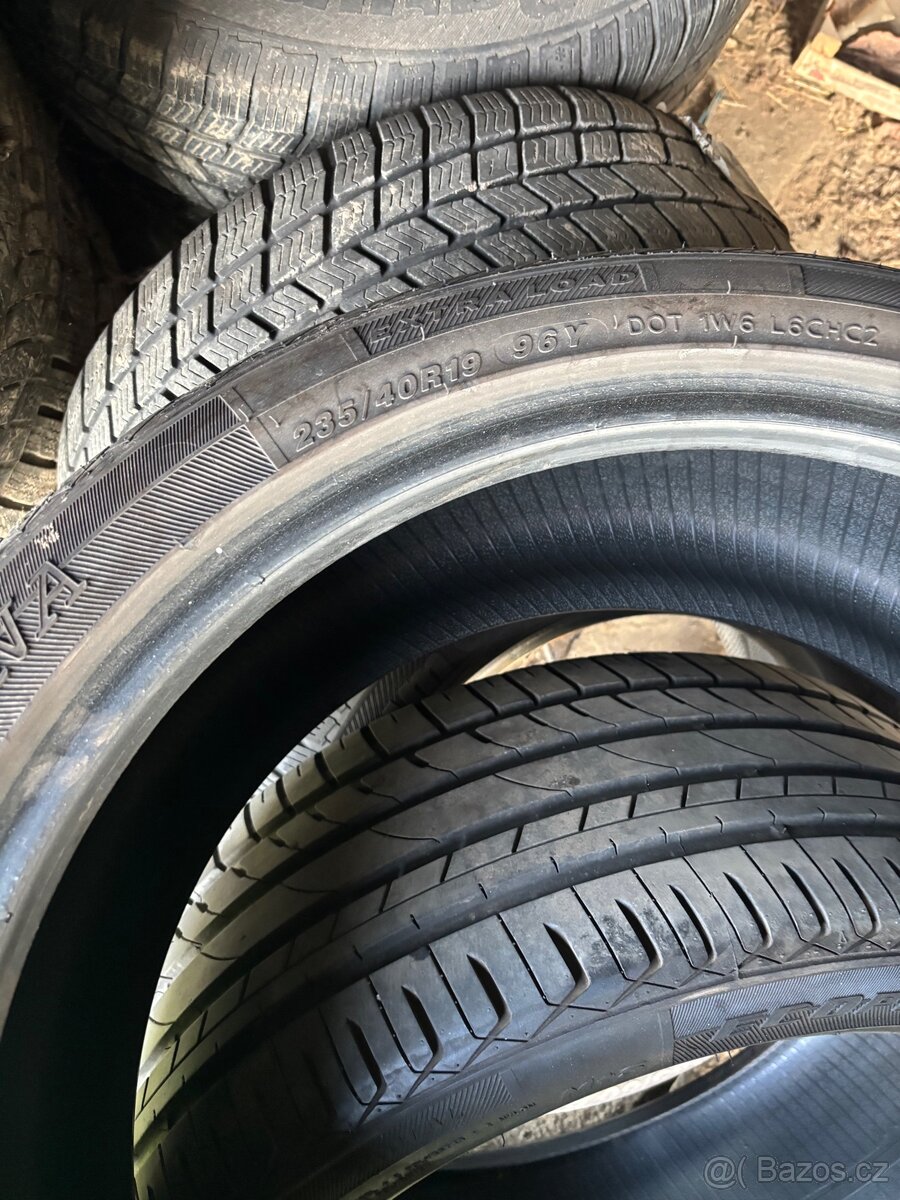 235/40 R19 96y - 2