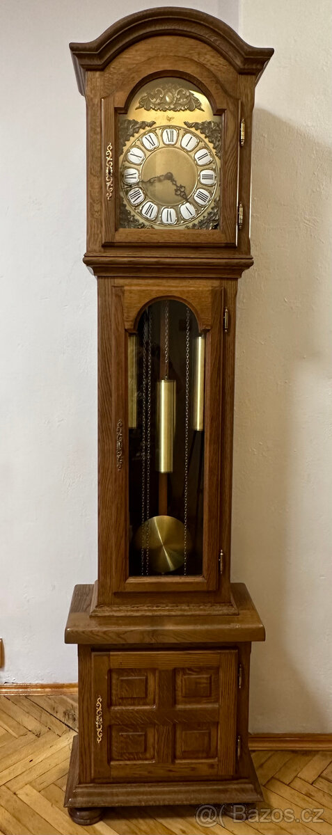 PODLAHOVE HODINKY URGO - 2