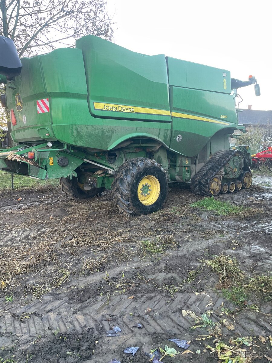 Kombajn Claas John Deere koupím kukuricni adapter - 2