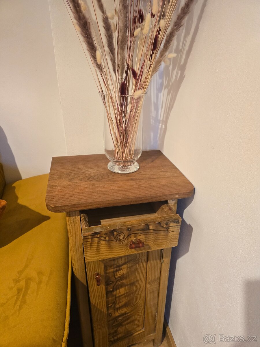 Noční stolek - 2