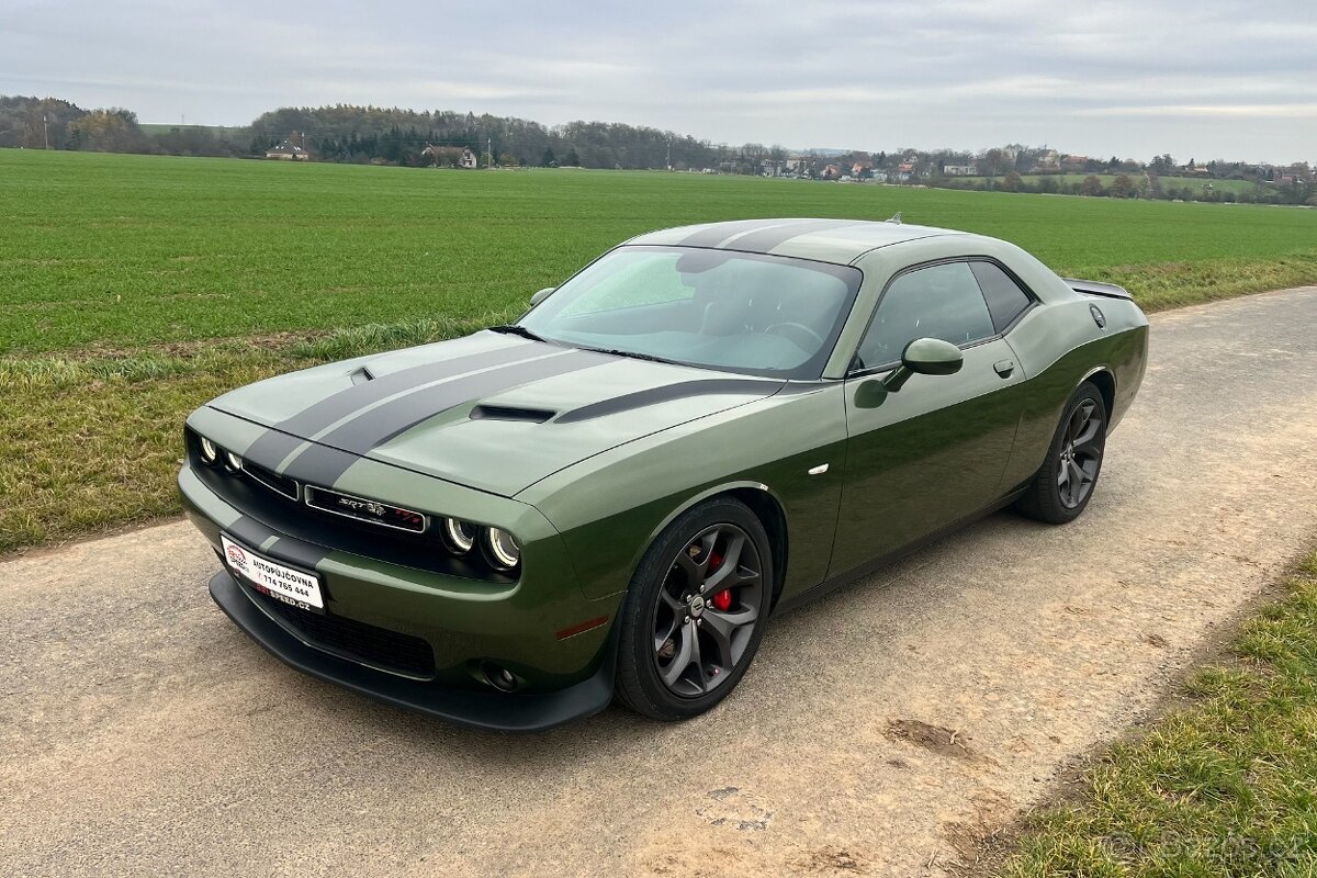 Dodge Challenger Scat pack / SRT 6.4 V8 - pronájem - 2
