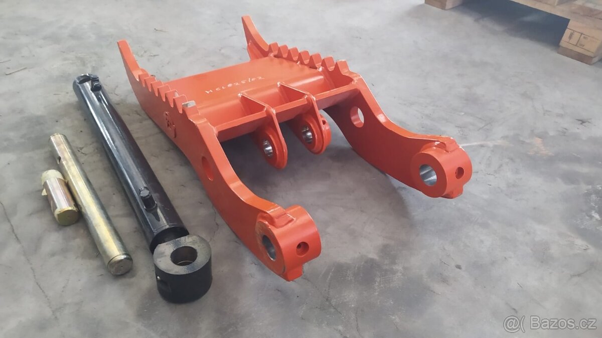 Hydraulický přidržovač na Bobcat - 2