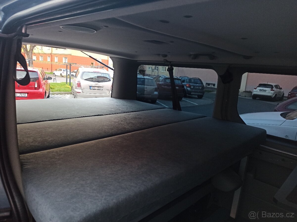 Opel Vivaro 2.5cdti long - 2