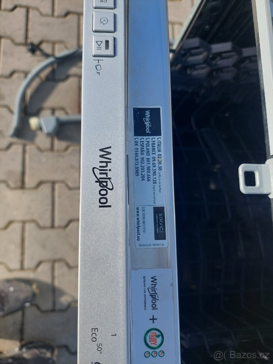 Myčka Whirpool vestavěná 45 cm - 2