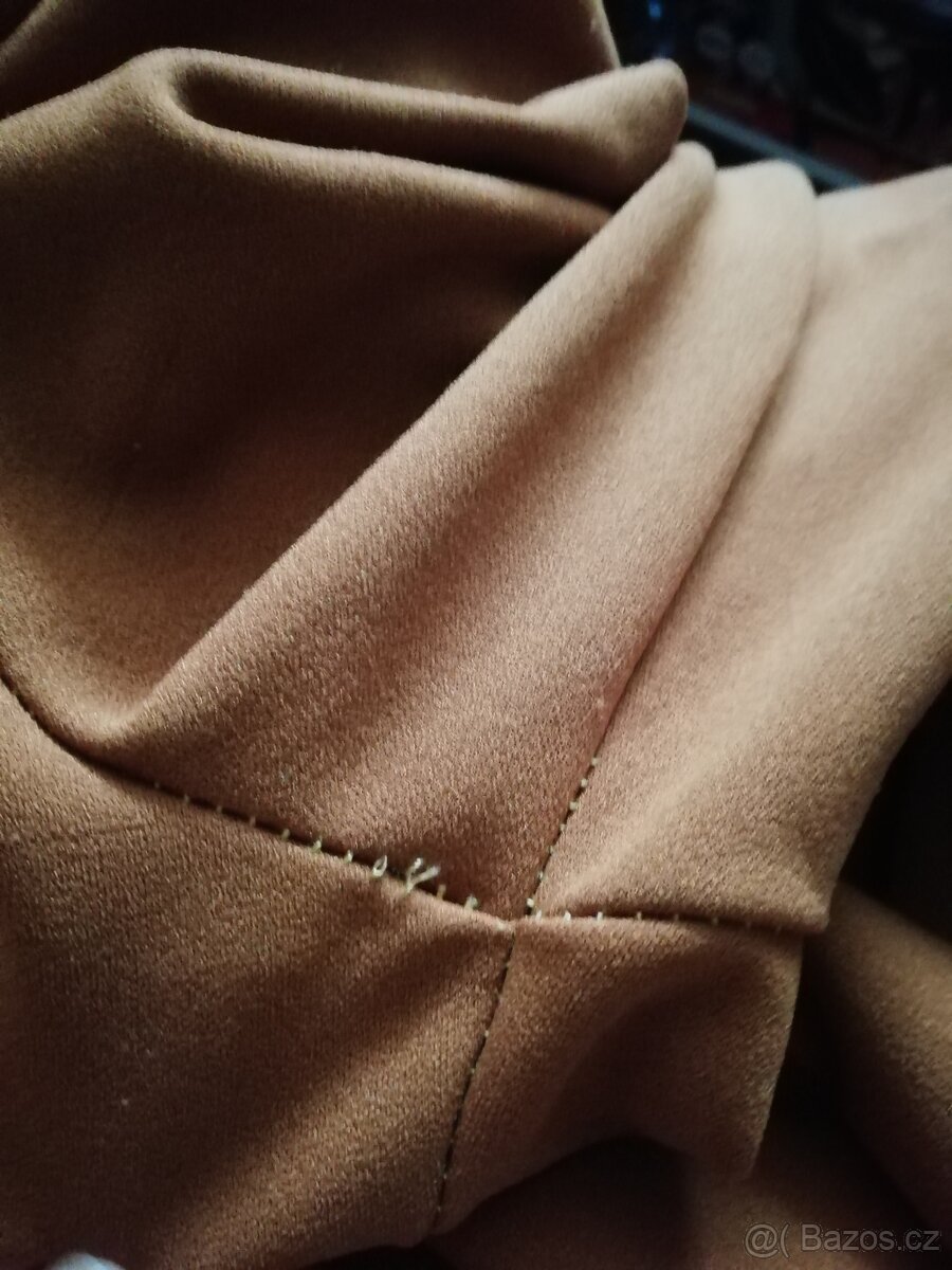 Rezavé šaty s volány - 2