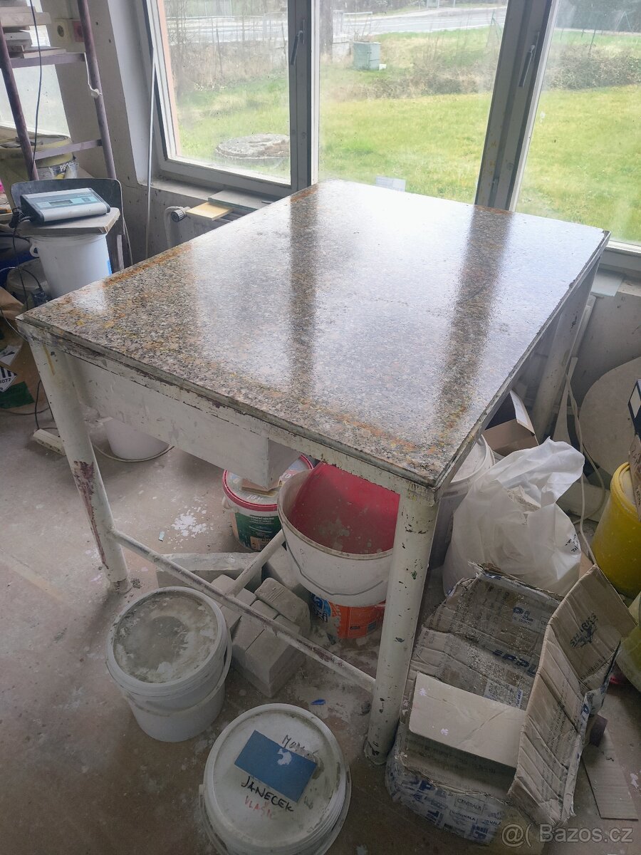 Pracovní stůl, deska leštěná žula - 2