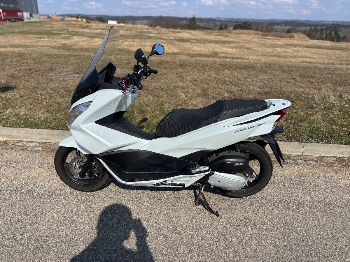 Prodám Honda PCX 150, r.v. 2016 - 2