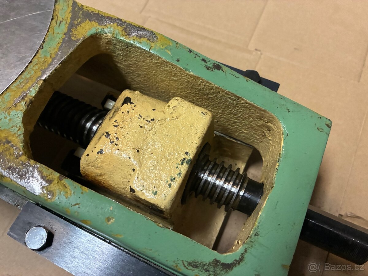Svěrák strojní 160 mm. - 2