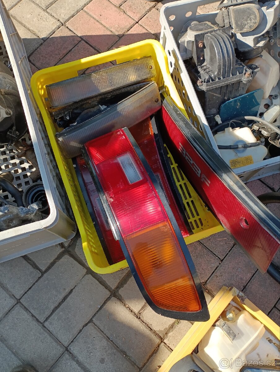 Mazda 323F mrkacka - 2