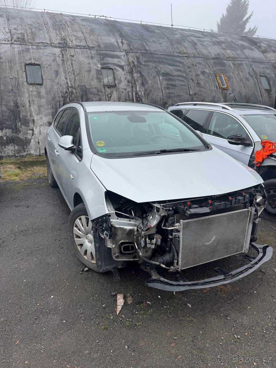 Opel Astra J - 2