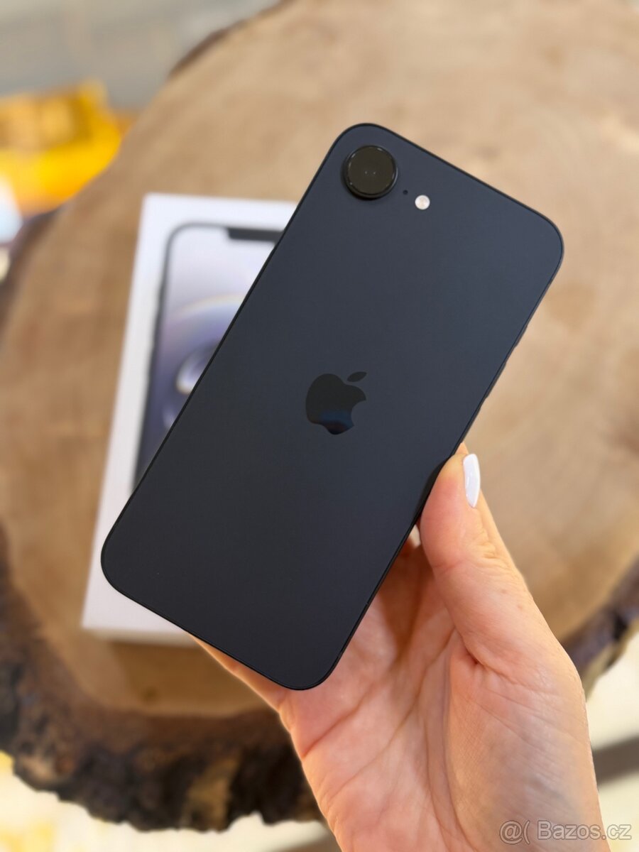 IPHONE 16E v záruce - 2