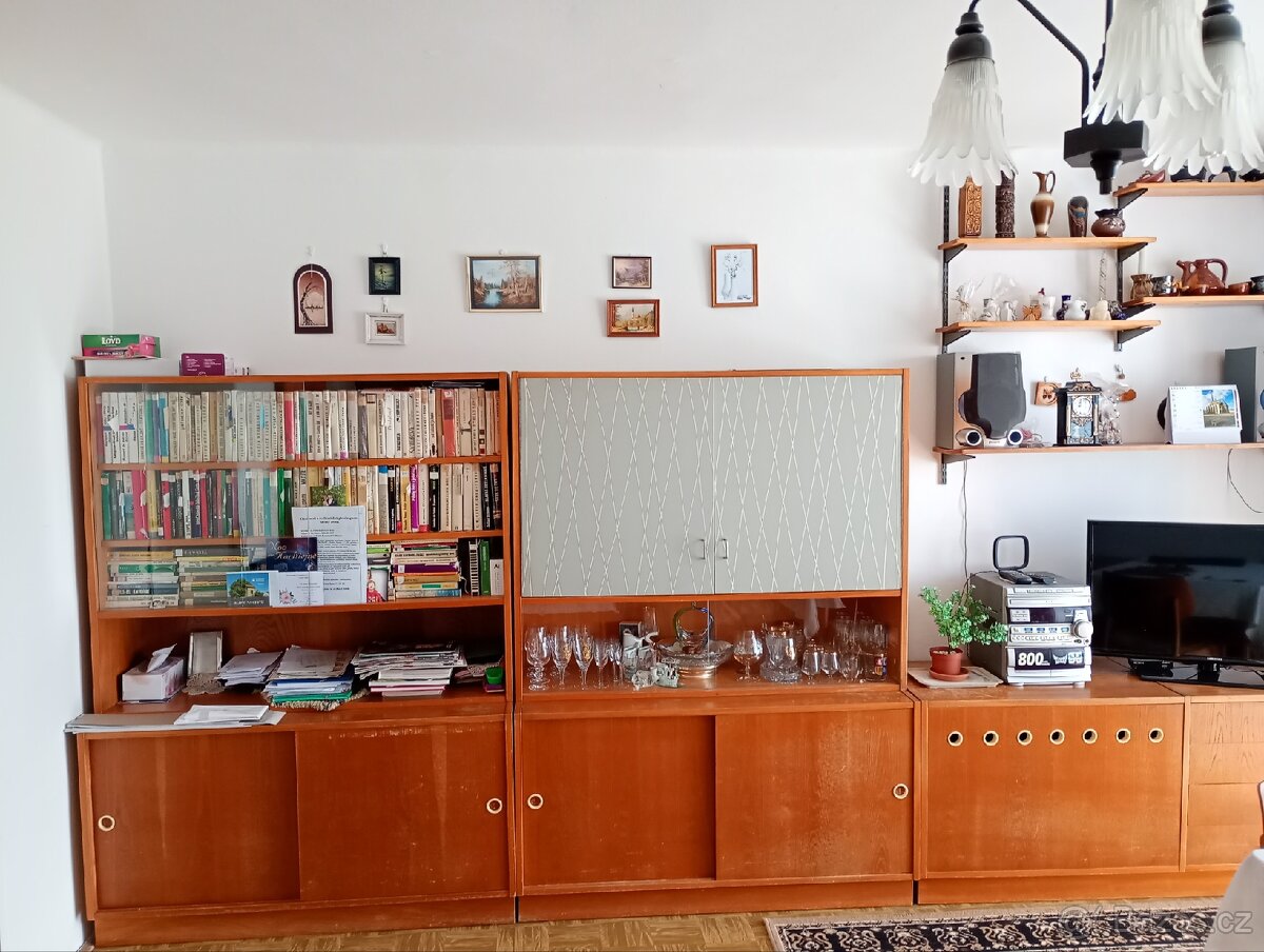 Prodam obyvaci stenu 60. Leta - 2