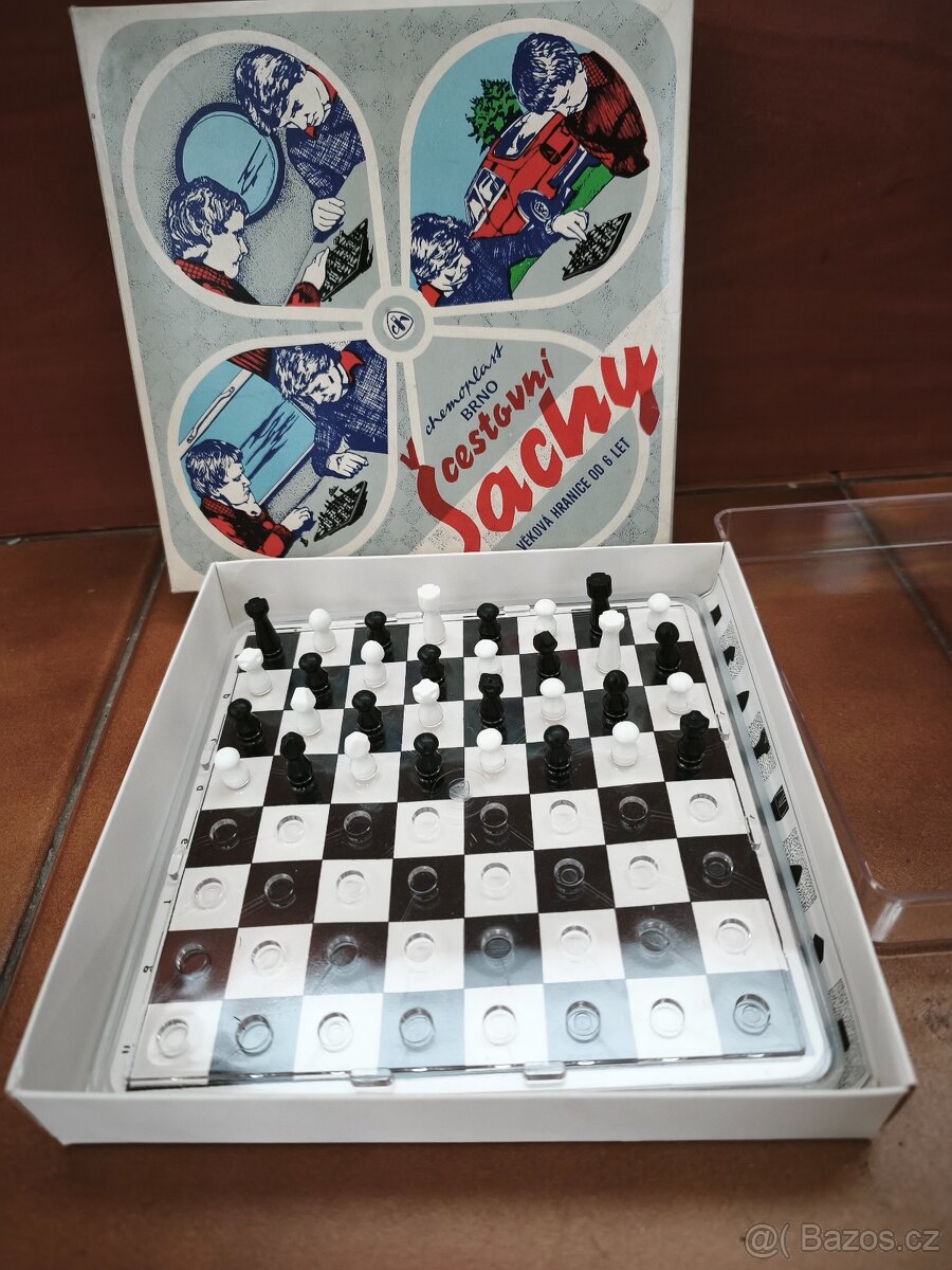 Retro cestovní šachy - 2