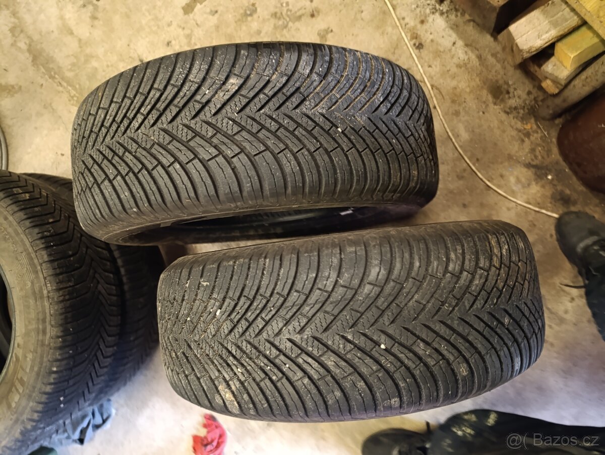 Sada celoročních pneu 235/60 R16 - 2