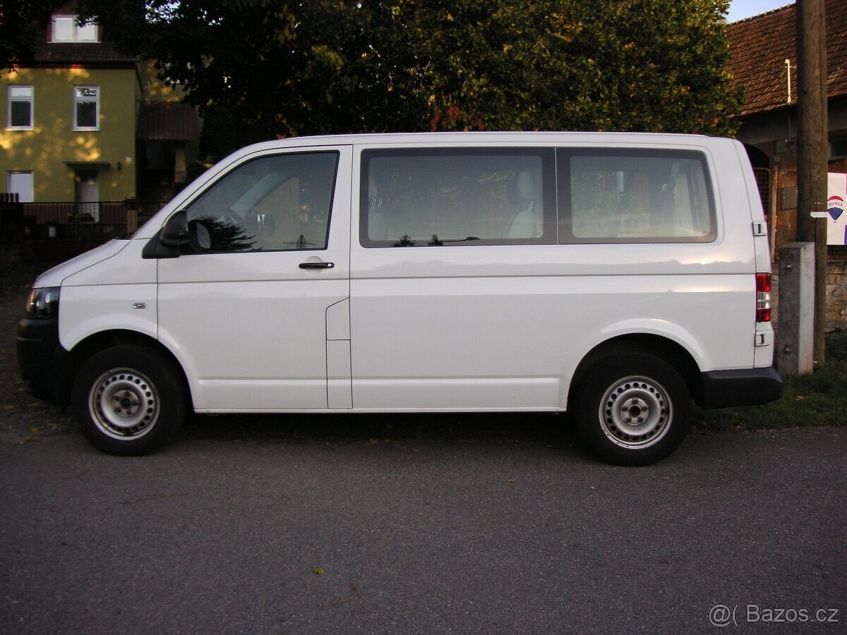 Volkswagen Transporter T5 2.0 TDi - Serviska - 2