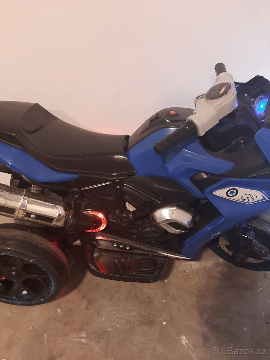Děcka motorka - 2