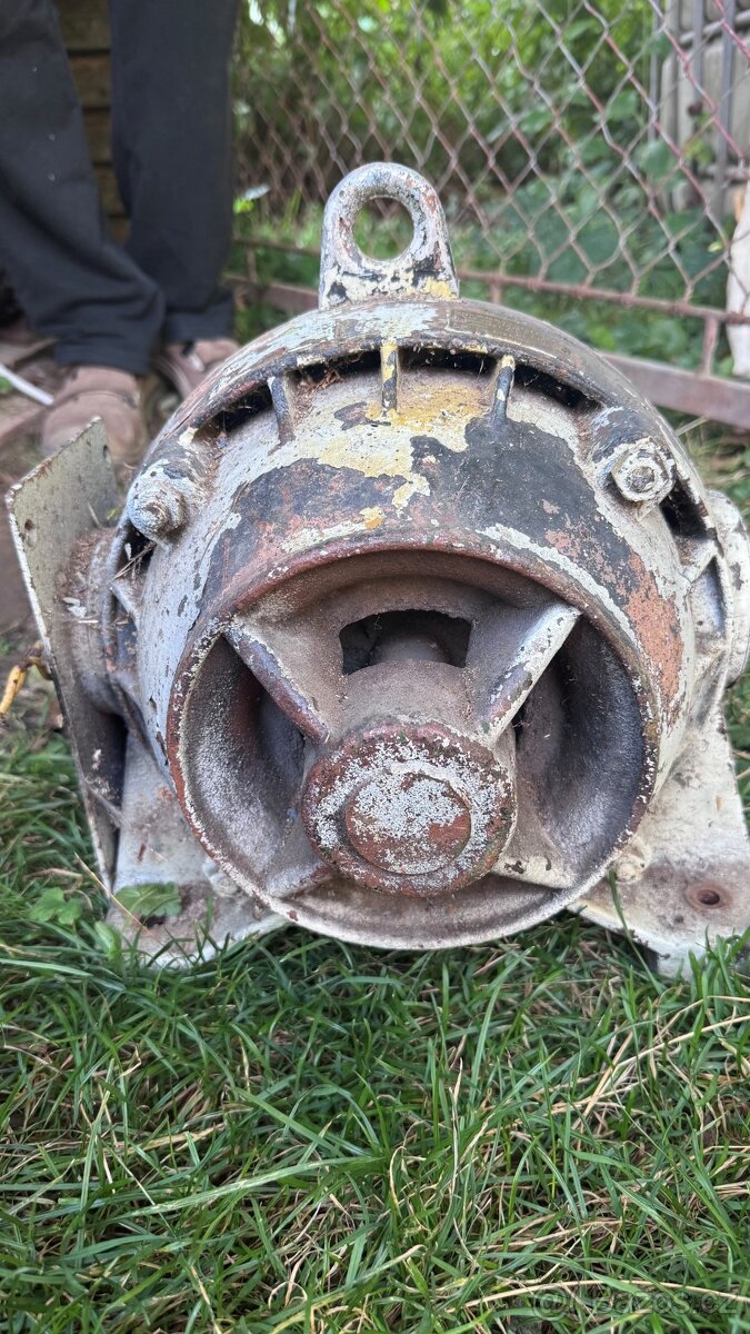 Historický motor AEG - 2