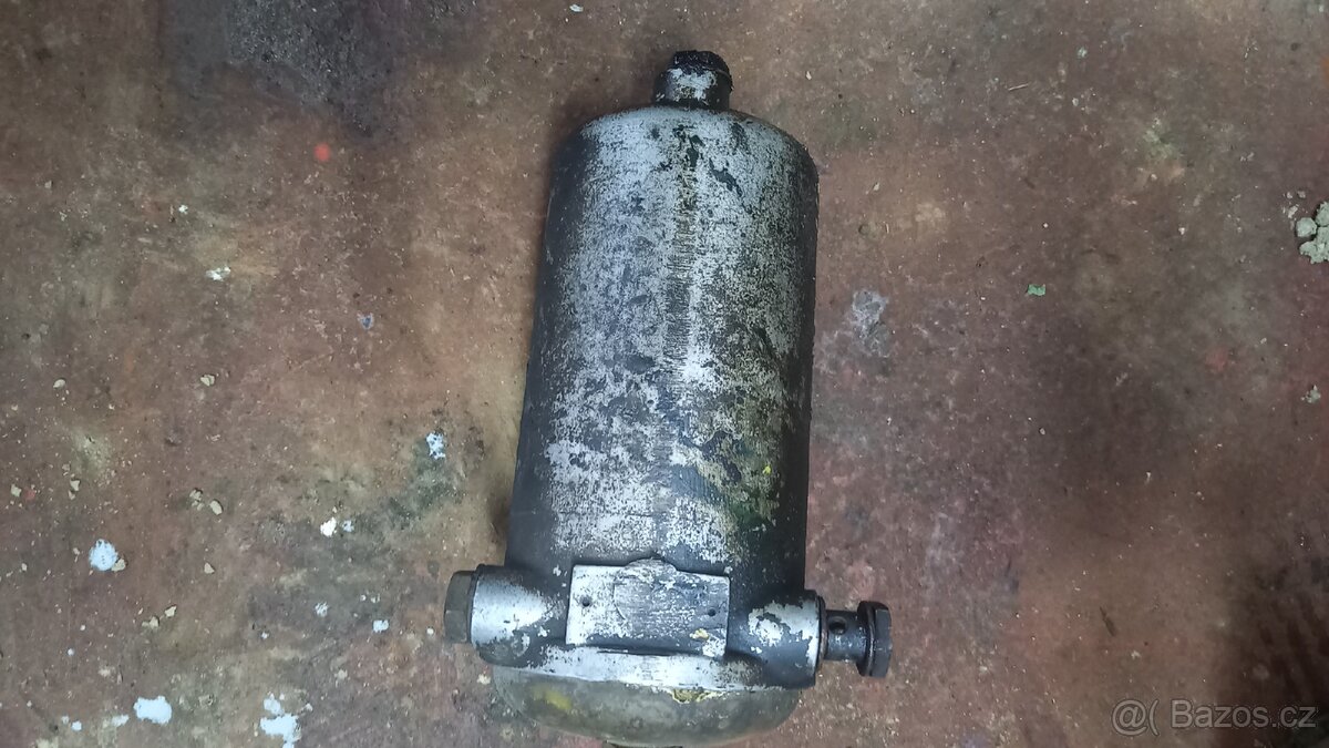 Zetor 25 -naftový filtr - 2