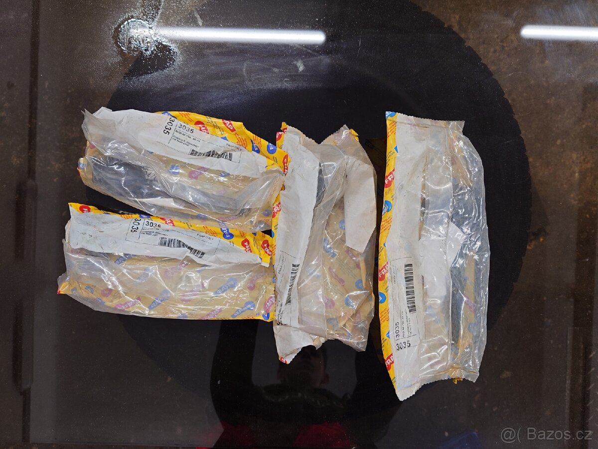 Audi A4, A6 čepy řízení - 2