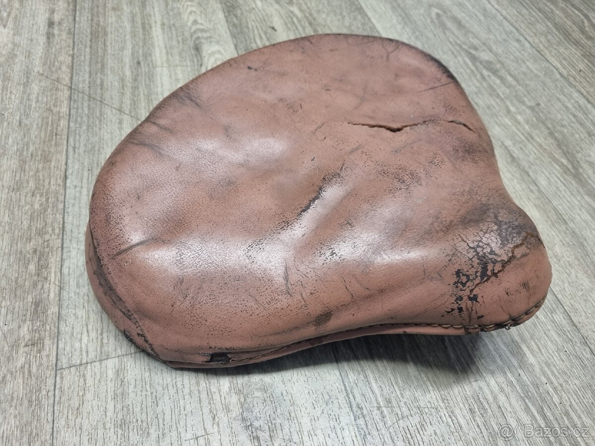 Jawa Pérák - vysoké sedlo - 2