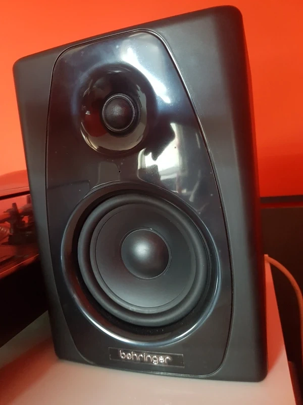 Studiove monitory Behringer USB50 - 2