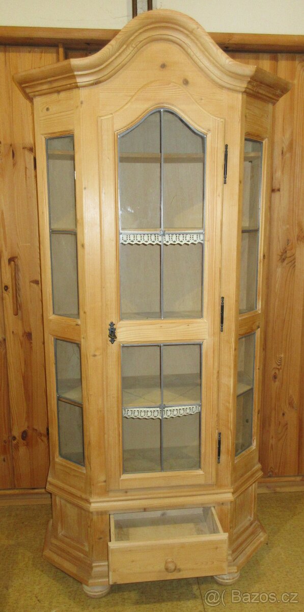 Vitrína z borovice z masivu - Výborný stav - 2