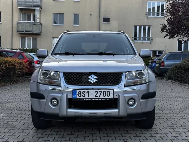 Suzuki Grand Vitara II 2.0i LPG 4x4 Kůže Xenony Tažné Šíbr - 2