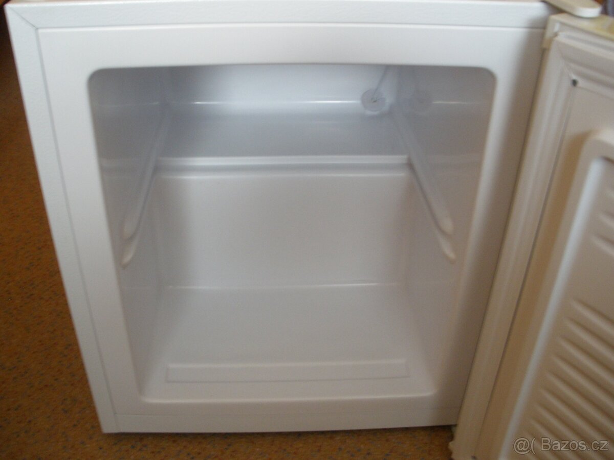 MRAZÁČEK HYUNDAI FSB 050 WW8 - 2