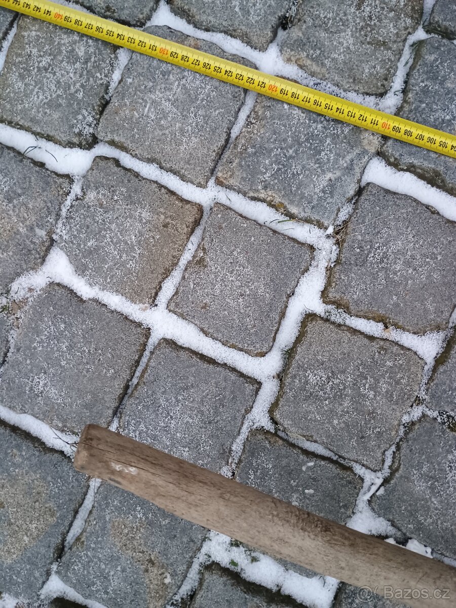 Dřevěný válec na zahradu. - 2