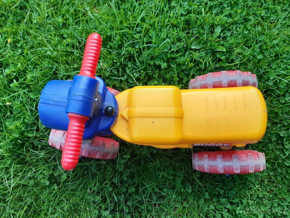 Prodám zachovalé odrážedlo - traktor - 2