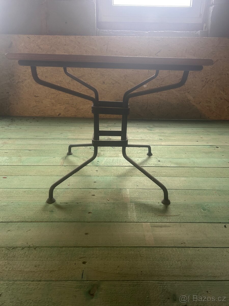 Stolek - 2